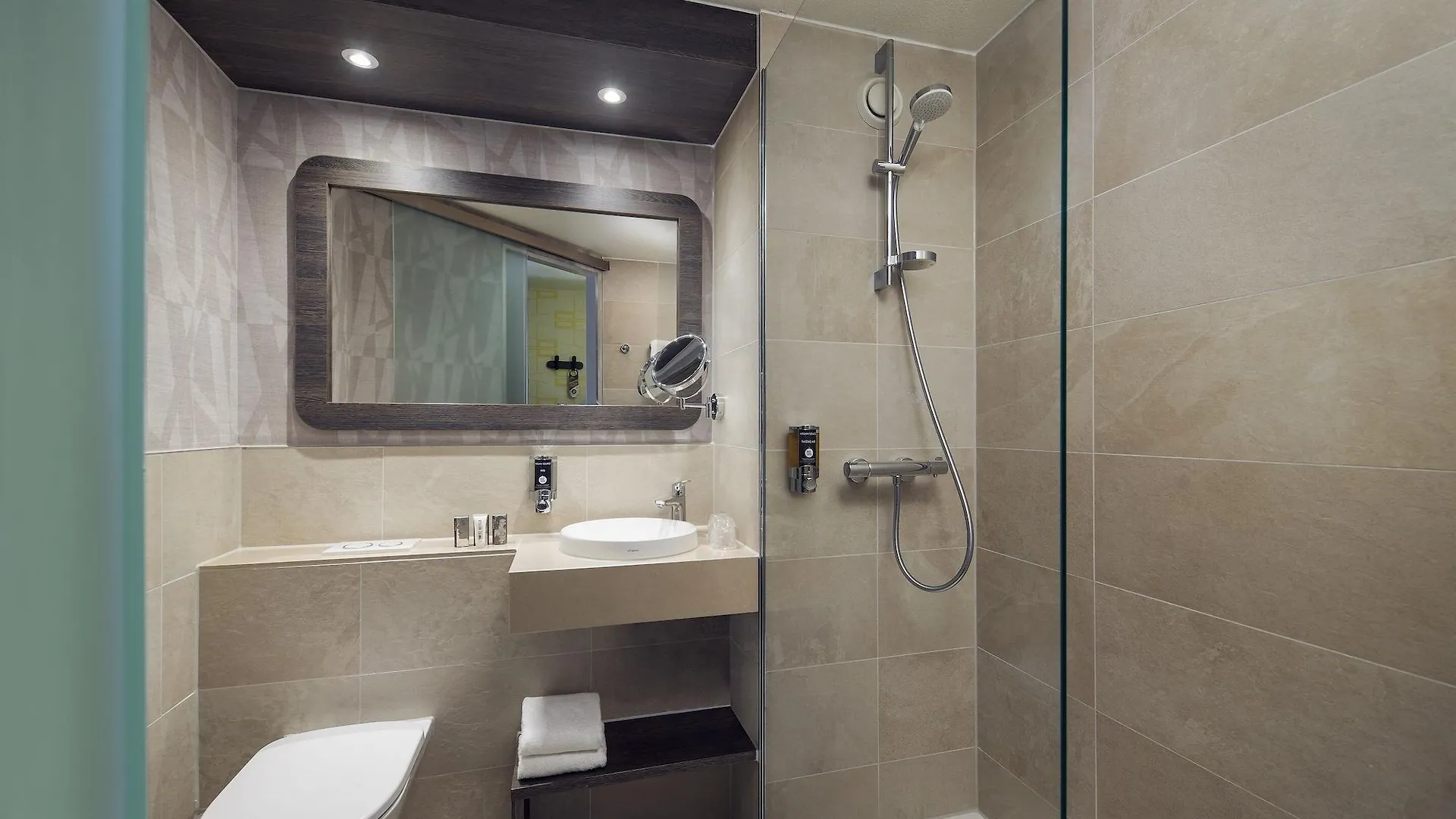 Inntel Hotels Amsterdam Centre 4*,